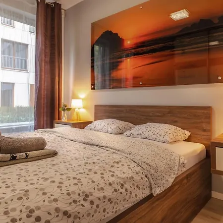Apartwro - Przestronny Apartament Z Tarasem 5 Min Od Rynku Garaz Projektor Apartment